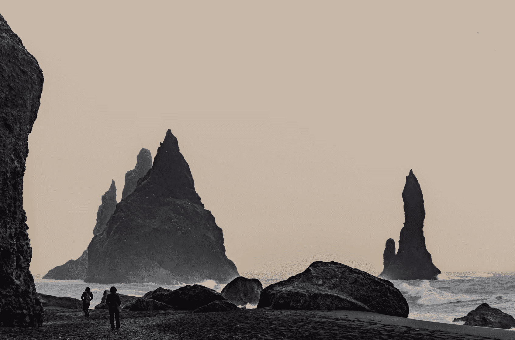 South Coast Wonders – Waterfalls & Black Sand Beaches
